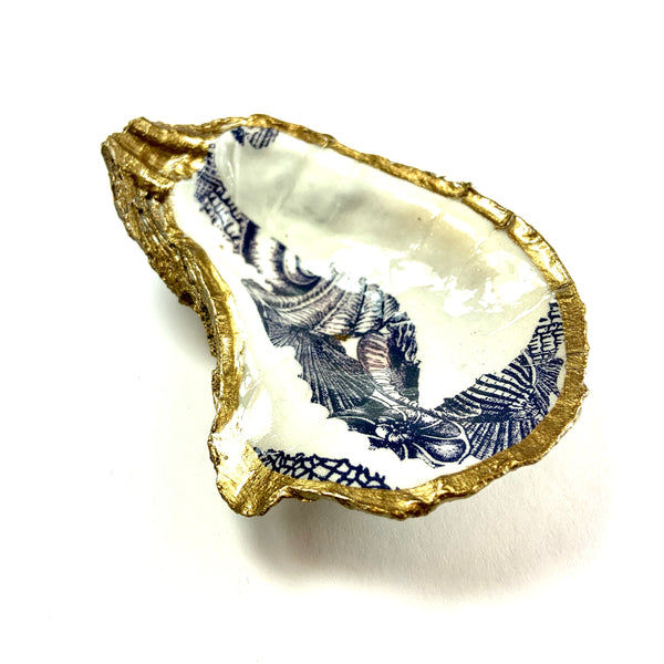 GRIT & GRACE STUDIO - Decoupage Oyster Jewelry Dish "Seahorse"